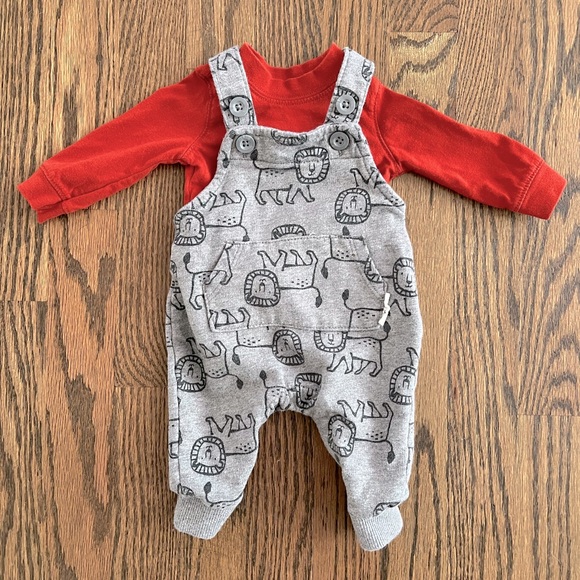 EUC Carter's 2-Piece Lion Print Tee & Overall Set - Gray/Burnt Orange - Newborn - Picture 3 of 16